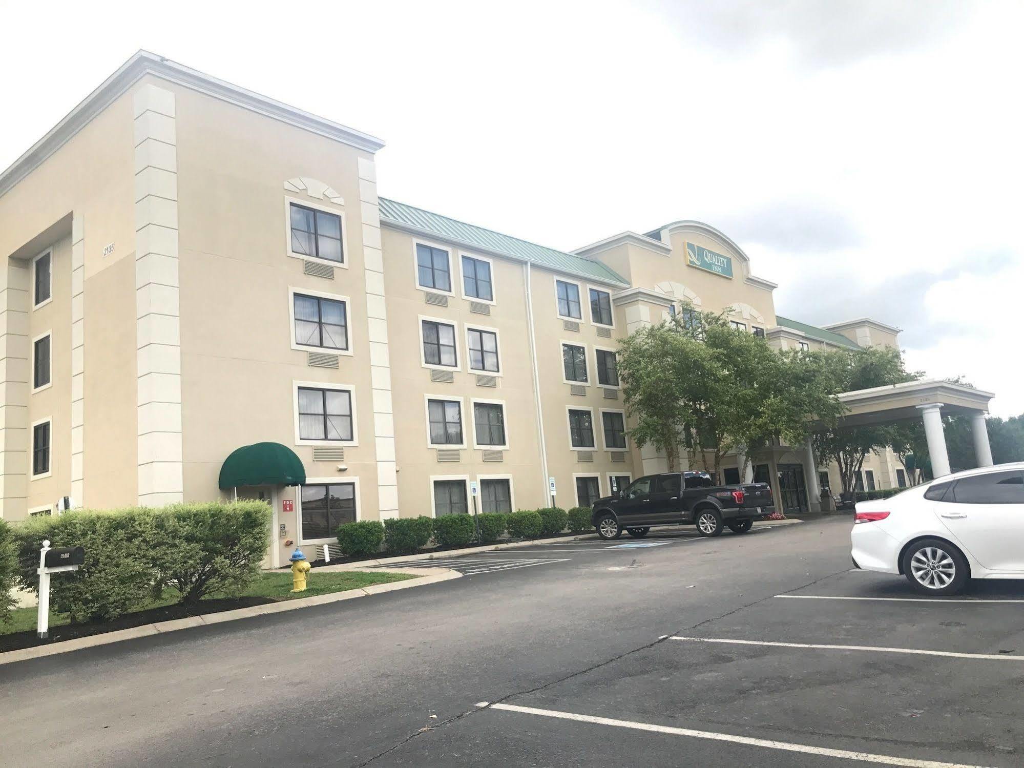 Quality Inn Murfreesboro-University Area Exteriör bild