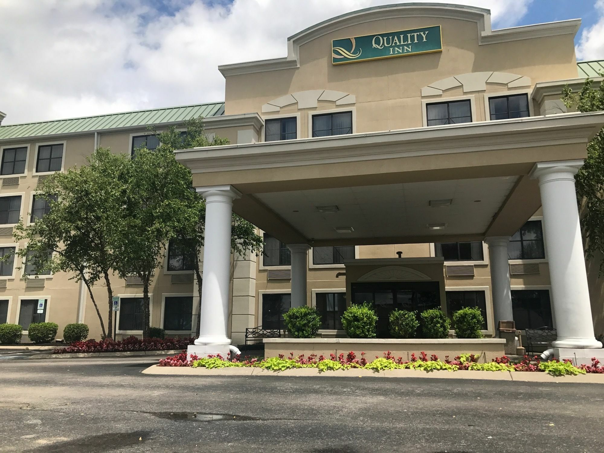 Quality Inn Murfreesboro-University Area Exteriör bild